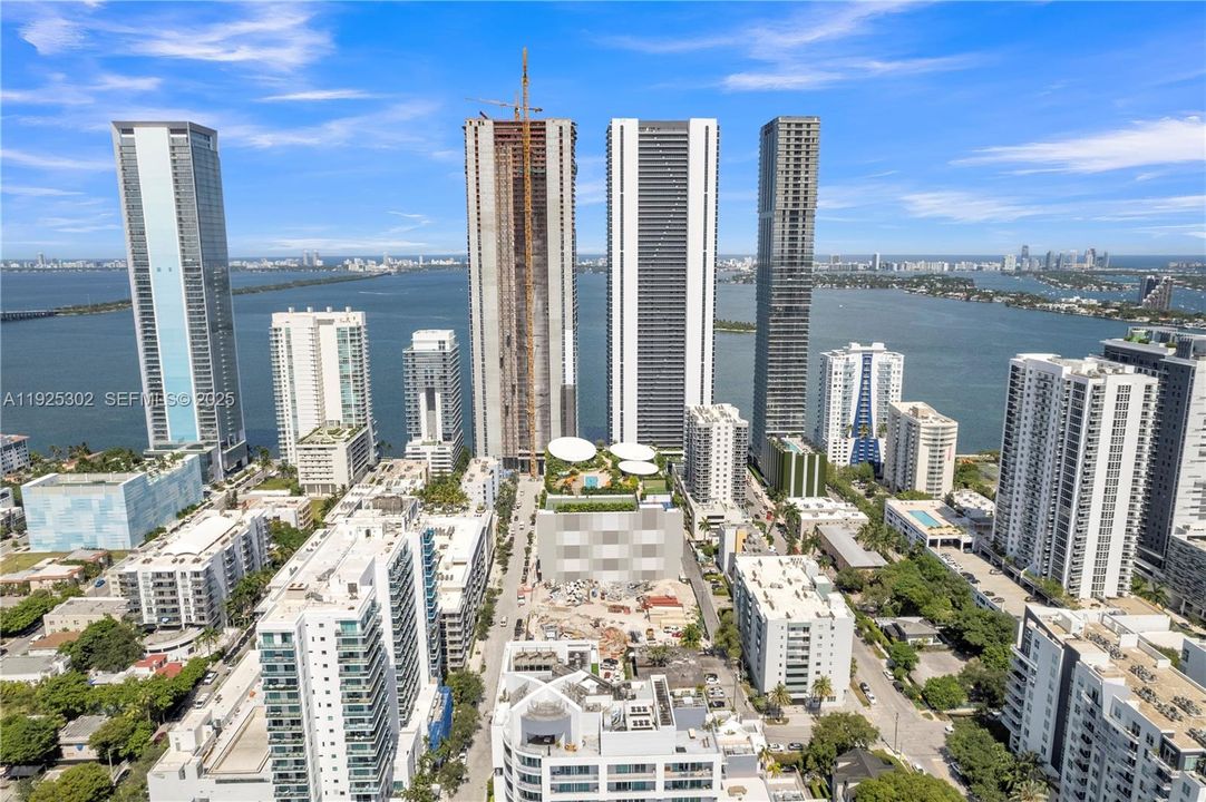 For Sale: $1,599,000 (2 beds, 3 baths, 1542 Square Feet)