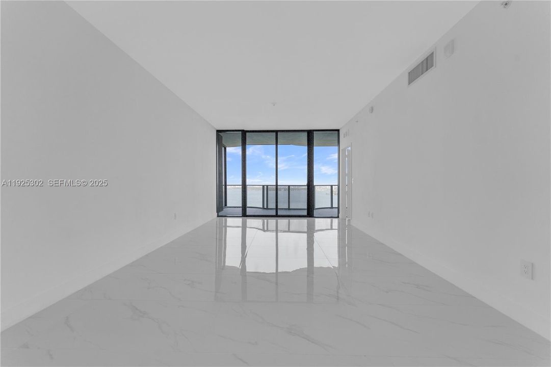 For Sale: $1,599,000 (2 beds, 3 baths, 1542 Square Feet)