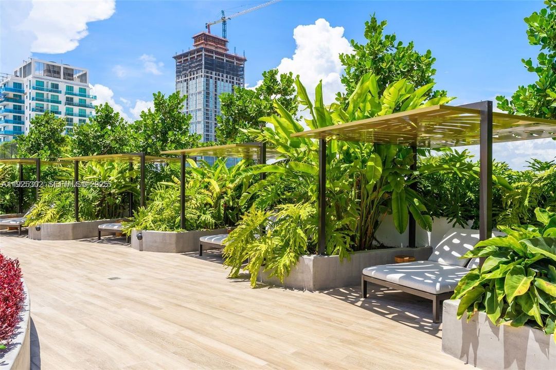 For Sale: $1,599,000 (2 beds, 3 baths, 1542 Square Feet)