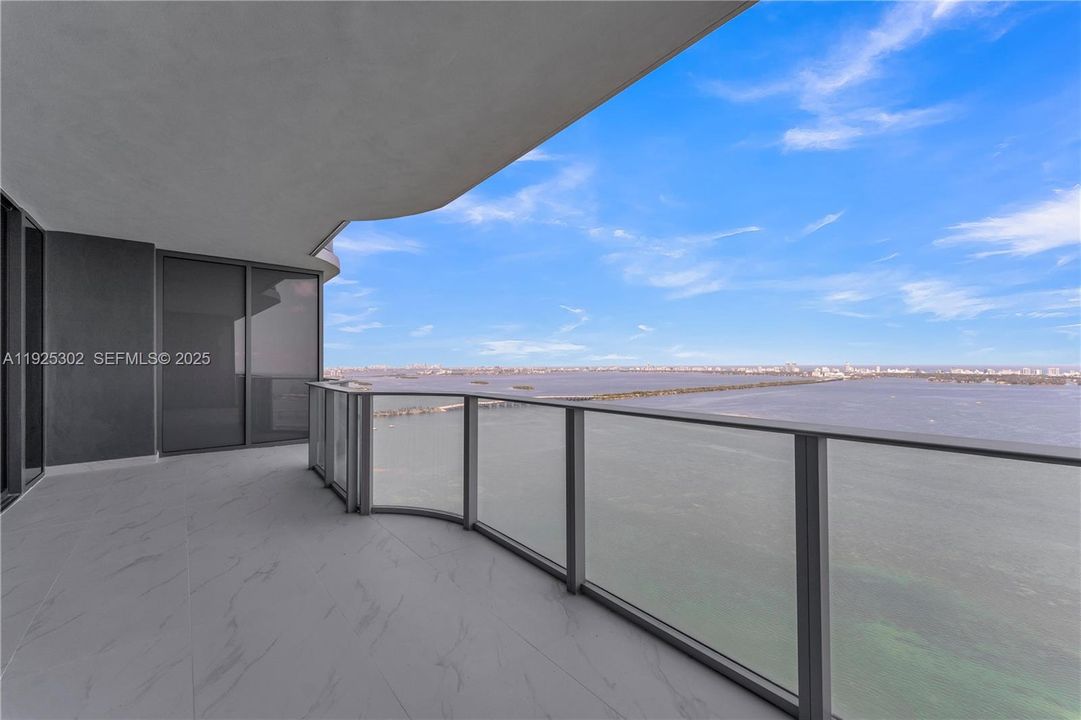 For Sale: $1,599,000 (2 beds, 3 baths, 1542 Square Feet)