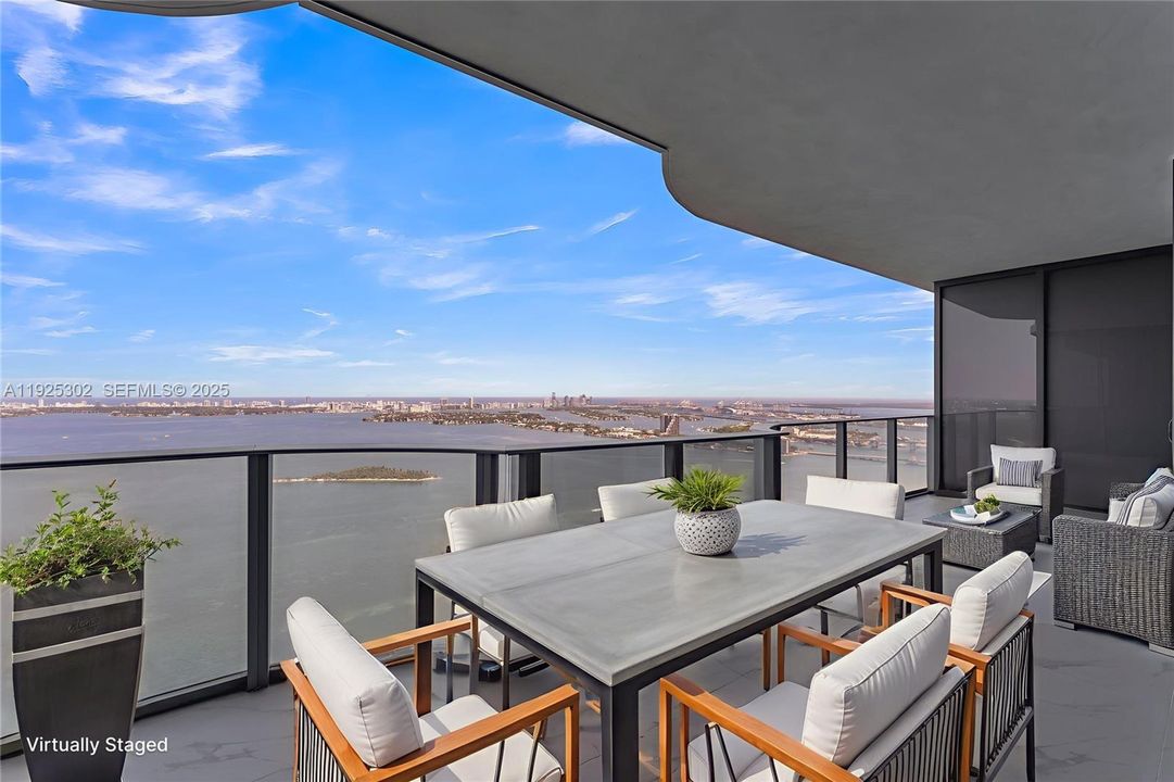 For Sale: $1,599,000 (2 beds, 3 baths, 1542 Square Feet)