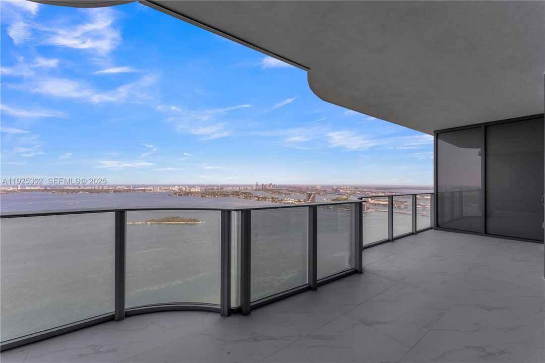 For Sale: $1,599,000 (2 beds, 3 baths, 1542 Square Feet)