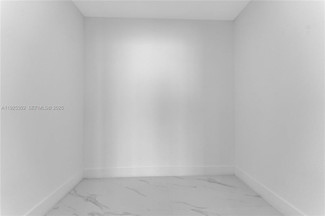 For Sale: $1,599,000 (2 beds, 3 baths, 1542 Square Feet)