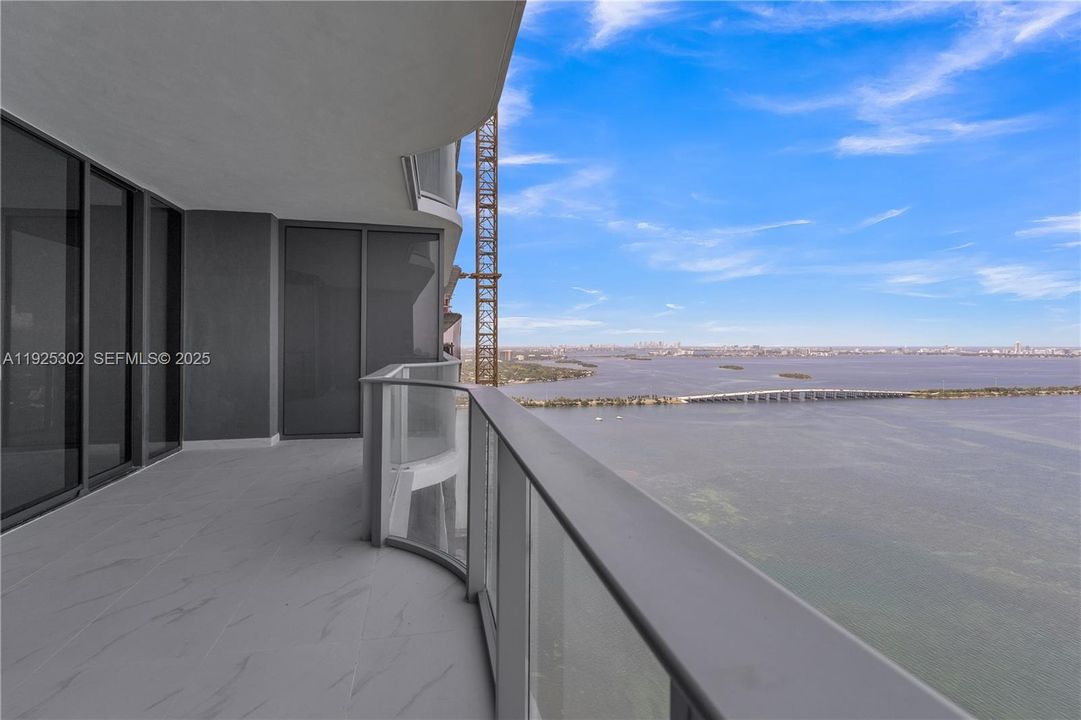 For Sale: $1,599,000 (2 beds, 3 baths, 1542 Square Feet)