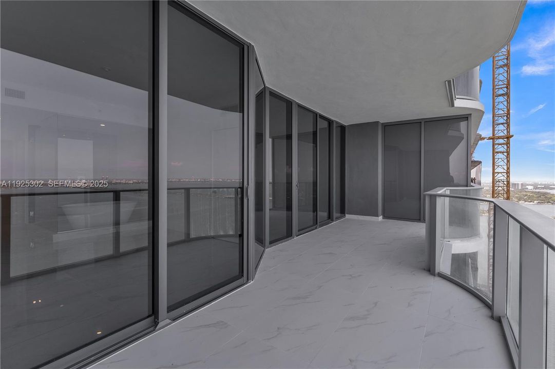 For Sale: $1,599,000 (2 beds, 3 baths, 1542 Square Feet)