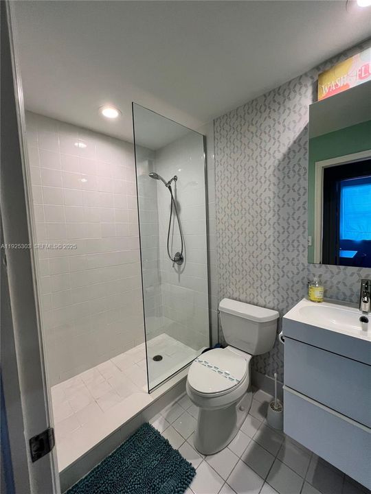 For Sale: $440,000 (2 beds, 2 baths, 882 Square Feet)