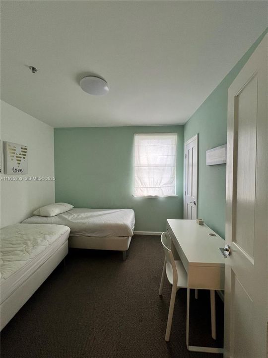 For Sale: $440,000 (2 beds, 2 baths, 882 Square Feet)