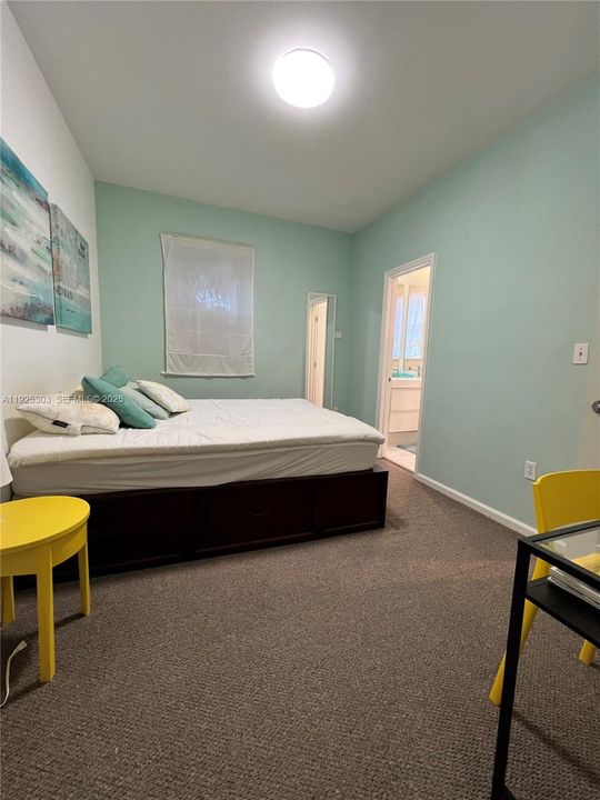 For Sale: $440,000 (2 beds, 2 baths, 882 Square Feet)