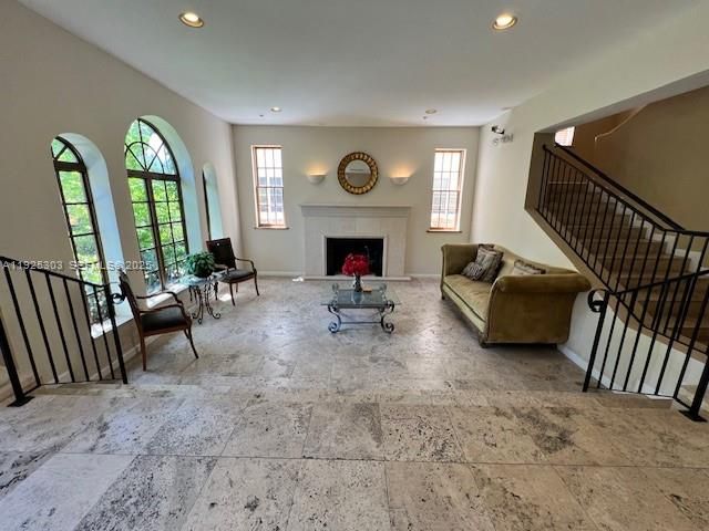 For Sale: $440,000 (2 beds, 2 baths, 882 Square Feet)