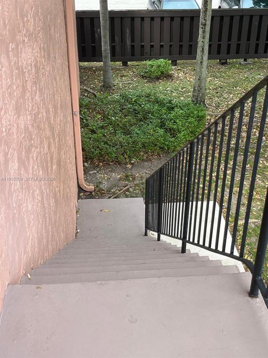 For Sale: $249,900 (2 beds, 2 baths, 920 Square Feet)