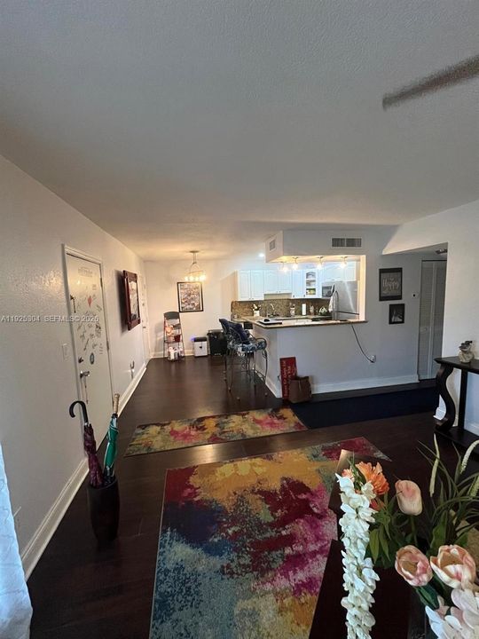 For Sale: $249,900 (2 beds, 2 baths, 920 Square Feet)