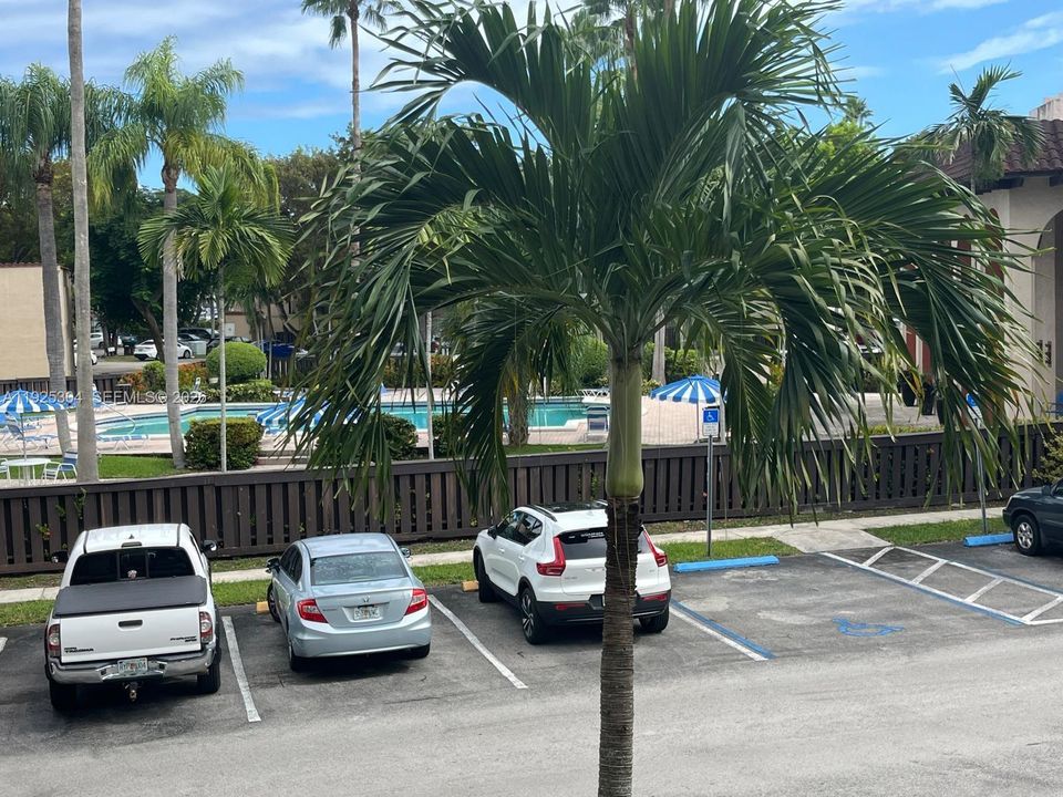 For Sale: $249,900 (2 beds, 2 baths, 920 Square Feet)