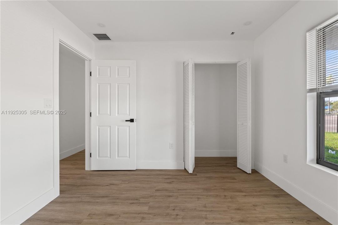 Под контрактом: $599,000 (4 спален, 2 ванн, 1377 Квадратных фут)