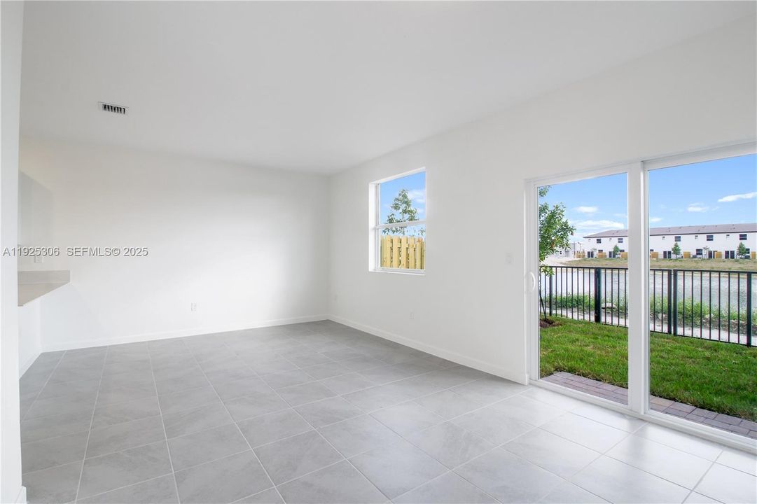 For Rent: $3,200 (4 beds, 2 baths, 1828 Square Feet)