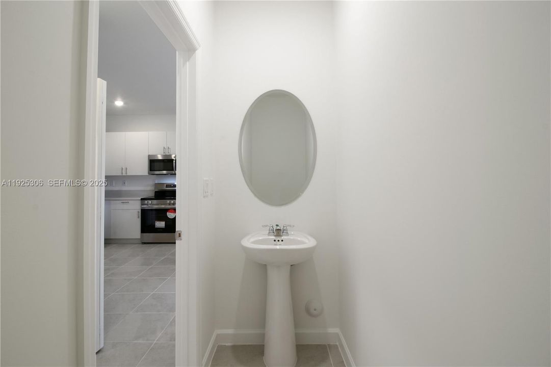 For Rent: $3,200 (4 beds, 2 baths, 1828 Square Feet)