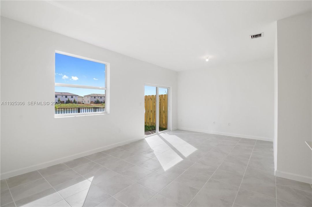 For Rent: $3,200 (4 beds, 2 baths, 1828 Square Feet)