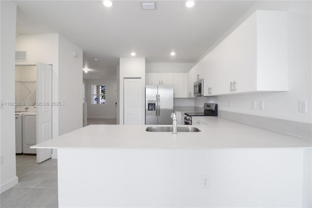 For Rent: $3,200 (4 beds, 2 baths, 1828 Square Feet)