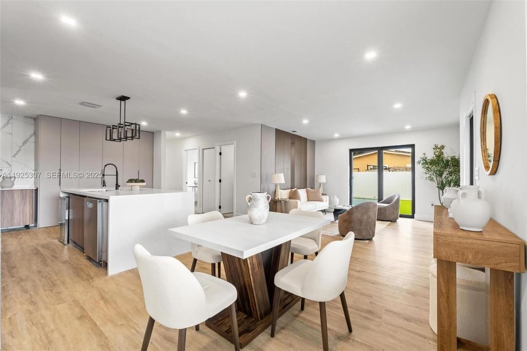 待售: $709,000 (4 贝兹, 3 浴室, 0 平方英尺)