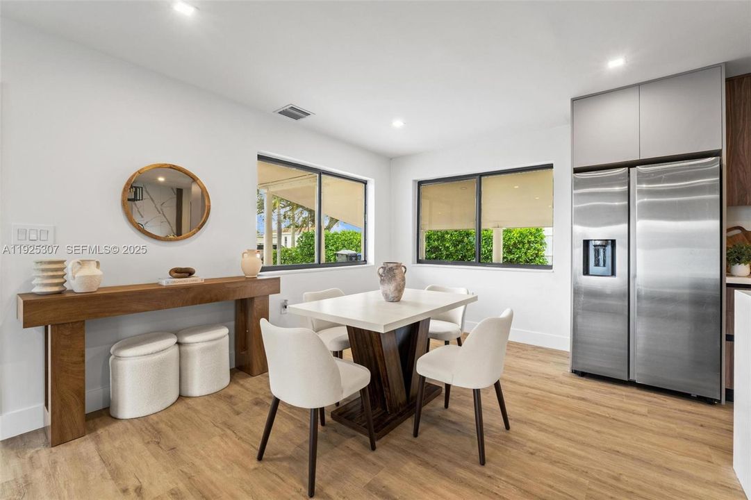 待售: $709,000 (4 贝兹, 3 浴室, 0 平方英尺)