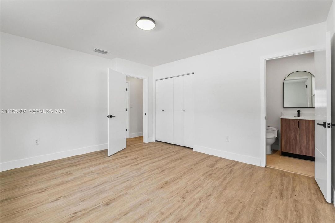 待售: $709,000 (4 贝兹, 3 浴室, 0 平方英尺)