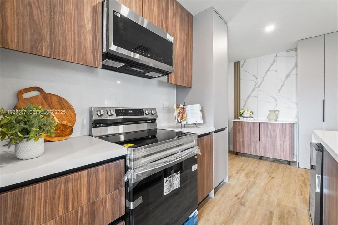 待售: $709,000 (4 贝兹, 3 浴室, 0 平方英尺)