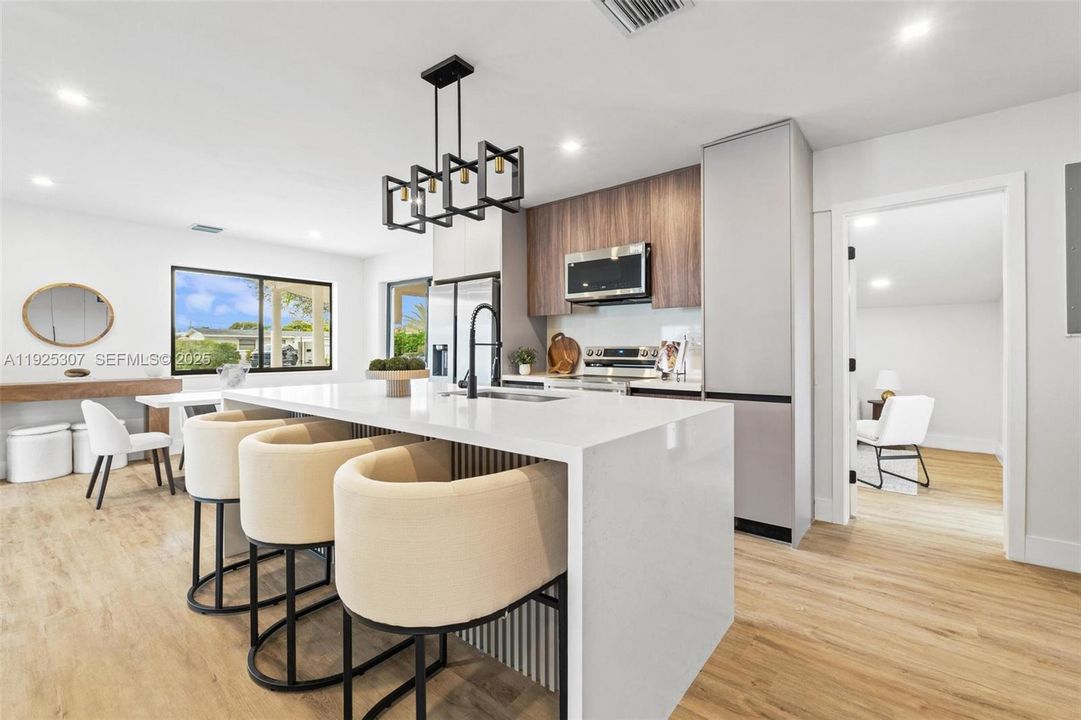 待售: $709,000 (4 贝兹, 3 浴室, 0 平方英尺)