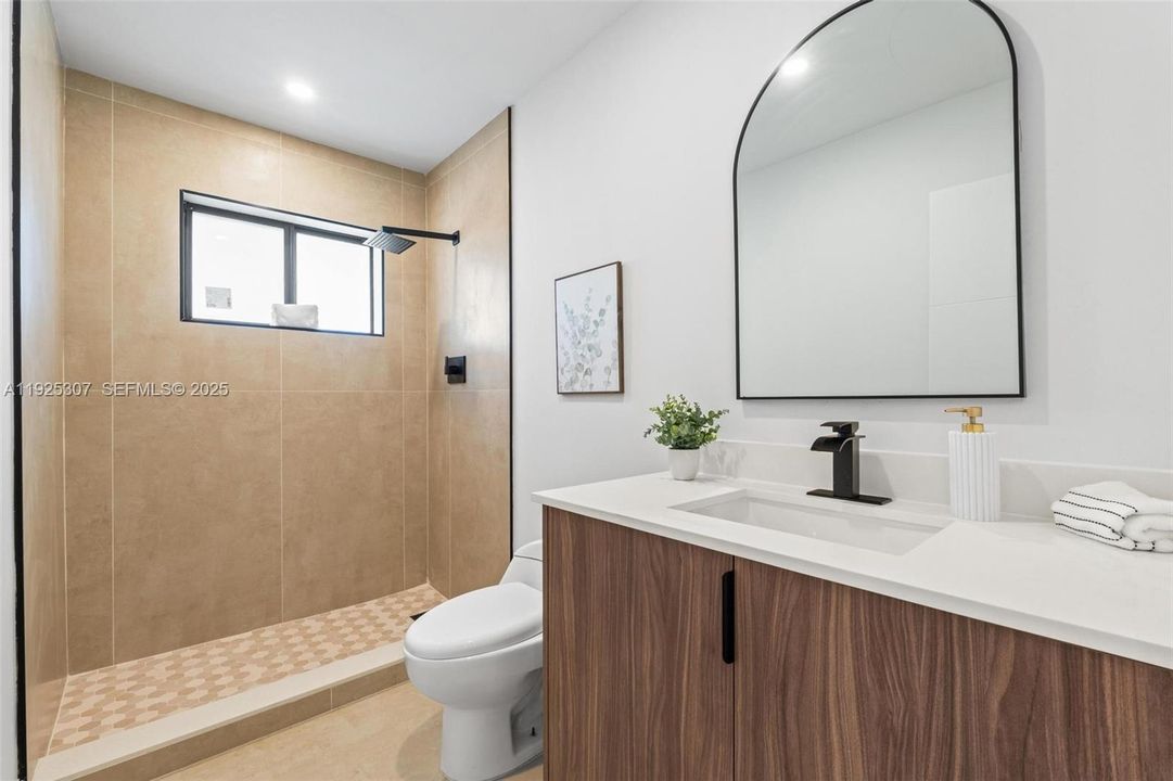 待售: $709,000 (4 贝兹, 3 浴室, 0 平方英尺)