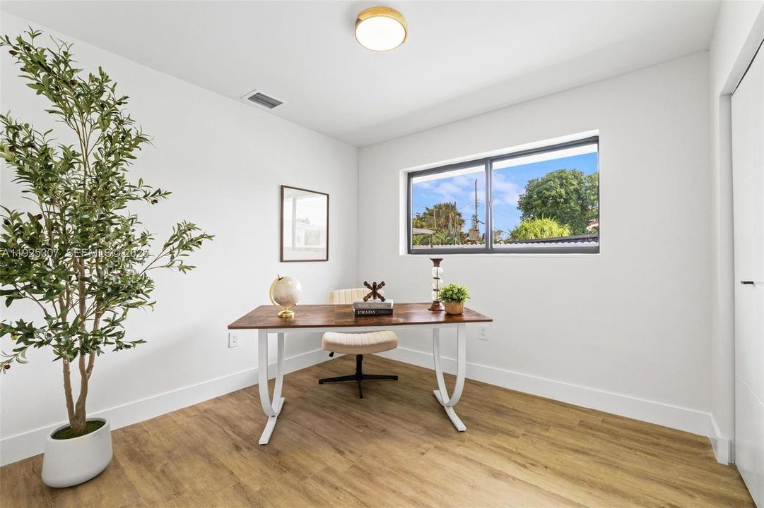 待售: $709,000 (4 贝兹, 3 浴室, 0 平方英尺)