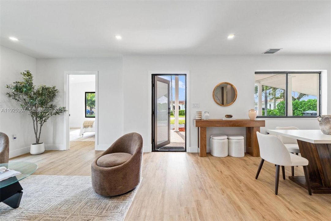 待售: $709,000 (4 贝兹, 3 浴室, 0 平方英尺)