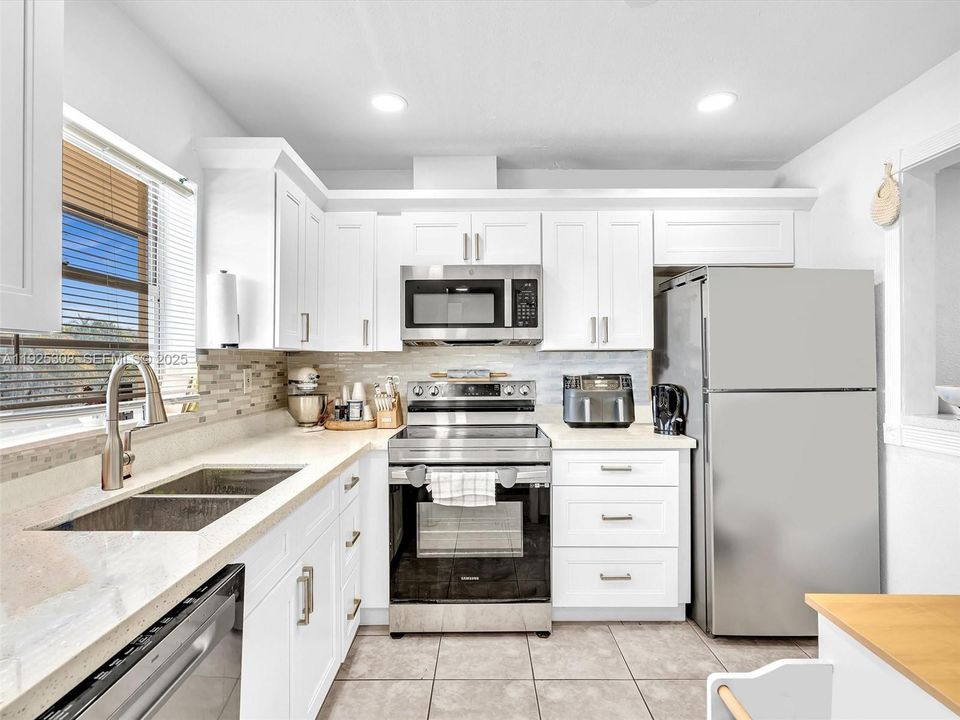 В аренду: $1,950 (1 спален, 1 ванн, 860 Квадратных фут)