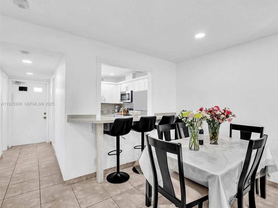 В аренду: $1,950 (1 спален, 1 ванн, 860 Квадратных фут)