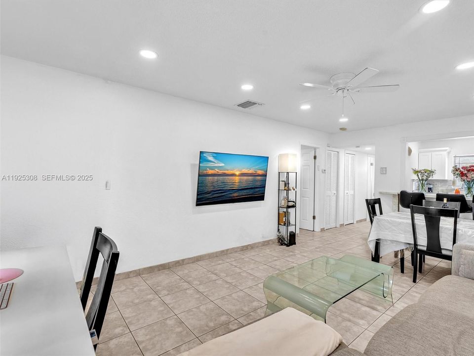 В аренду: $1,950 (1 спален, 1 ванн, 860 Квадратных фут)