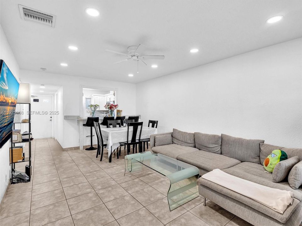 В аренду: $1,950 (1 спален, 1 ванн, 860 Квадратных фут)