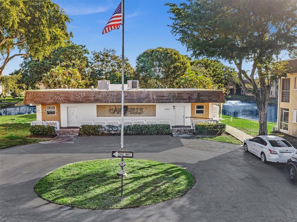 В аренду: $1,950 (1 спален, 1 ванн, 860 Квадратных фут)