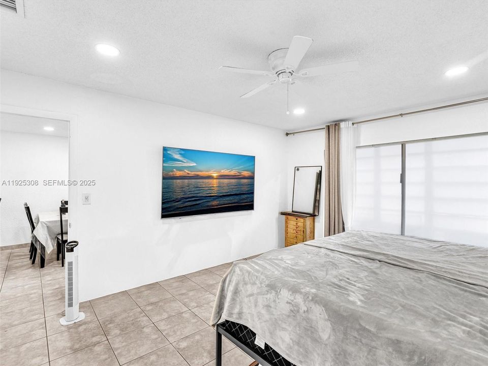 В аренду: $1,950 (1 спален, 1 ванн, 860 Квадратных фут)