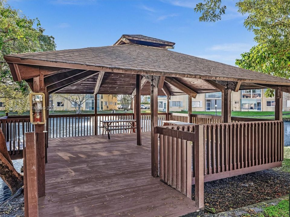 В аренду: $1,950 (1 спален, 1 ванн, 860 Квадратных фут)