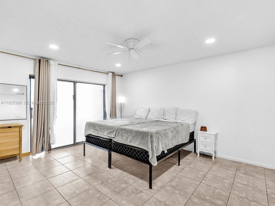 В аренду: $1,950 (1 спален, 1 ванн, 860 Квадратных фут)