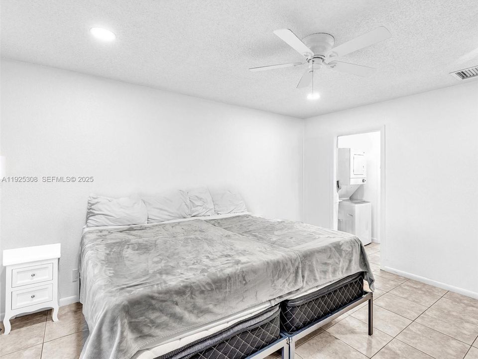 В аренду: $1,950 (1 спален, 1 ванн, 860 Квадратных фут)