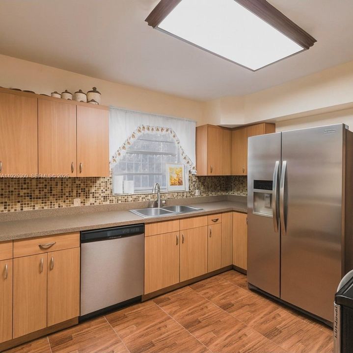 For Sale: $830,000 (2 beds, 2 baths, 1299 Square Feet)