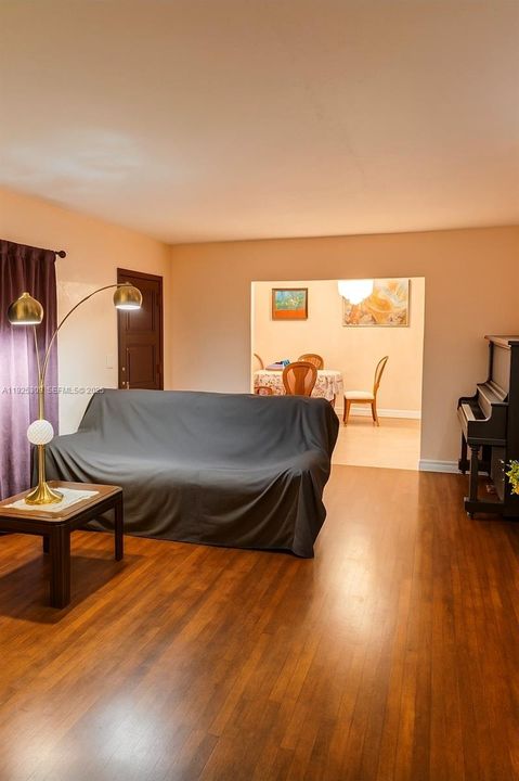 For Sale: $830,000 (2 beds, 2 baths, 1299 Square Feet)