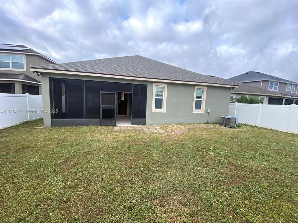 For Rent: $3,000 (4 beds, 2 baths, 2170 Square Feet)