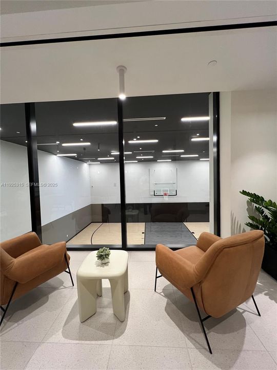 Coworrking to Basketball