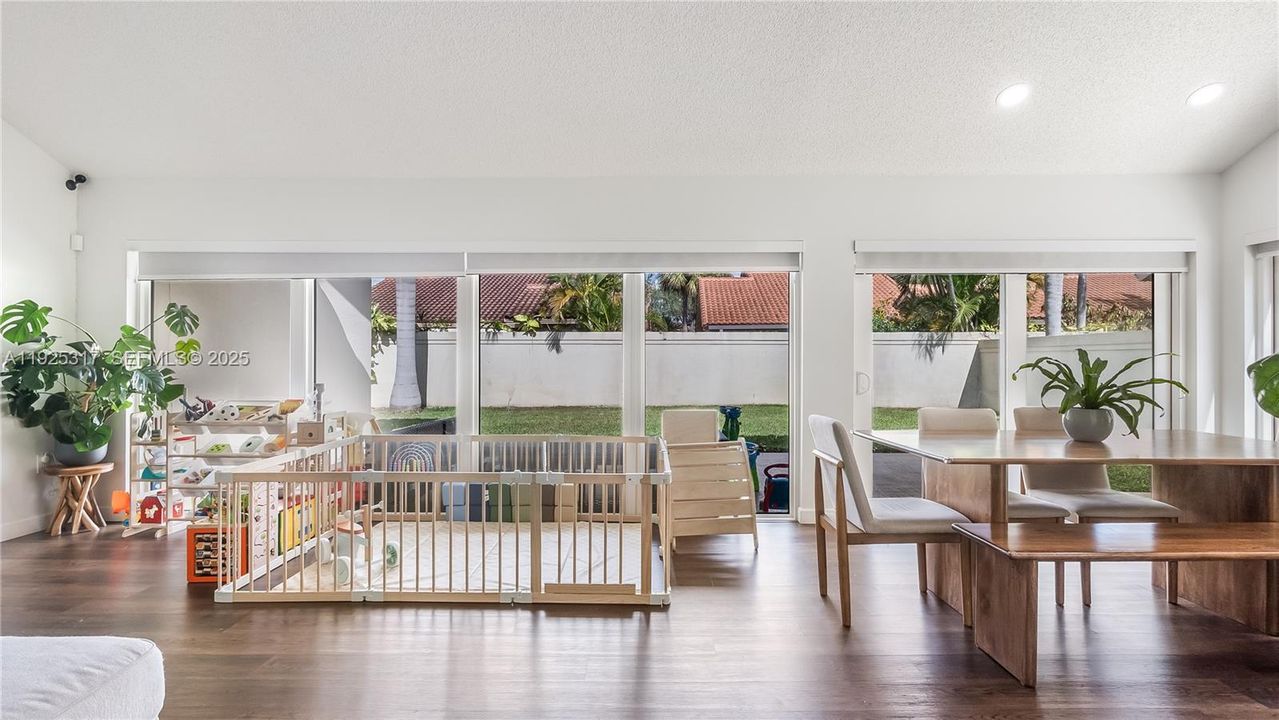 For Sale: $600,000 (3 beds, 2 baths, 1945 Square Feet)