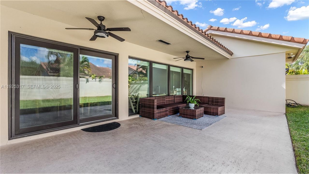 For Sale: $600,000 (3 beds, 2 baths, 1945 Square Feet)