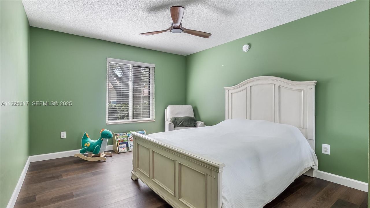 For Sale: $600,000 (3 beds, 2 baths, 1945 Square Feet)