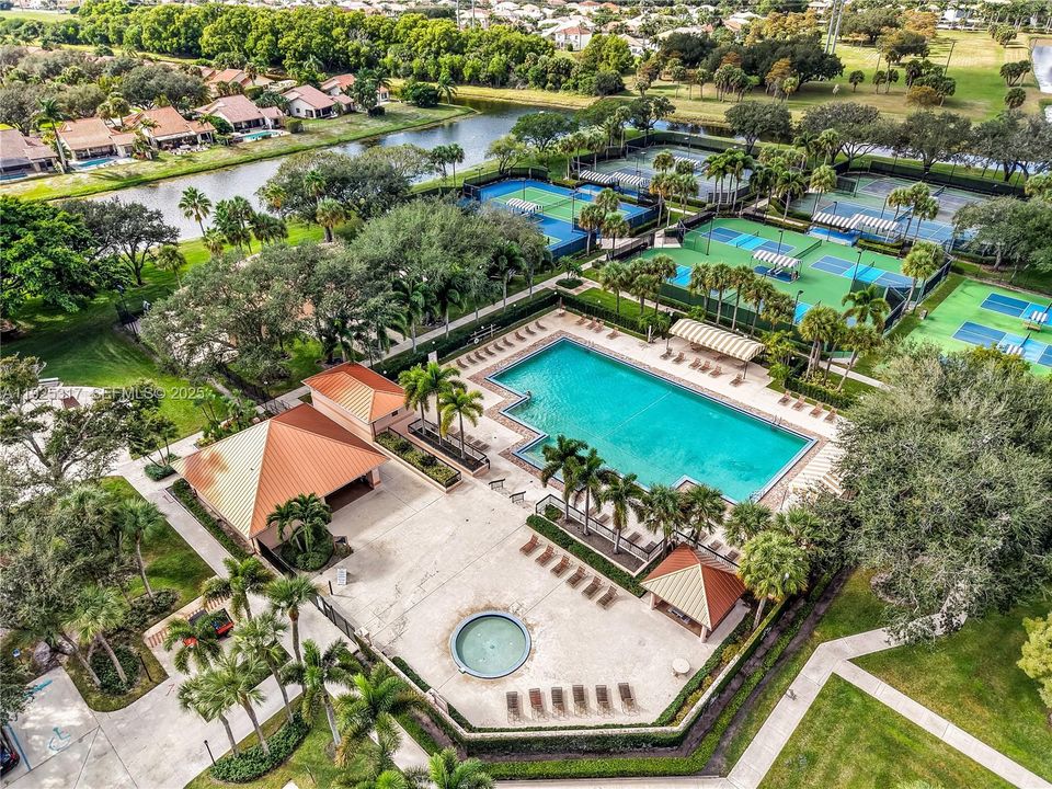 For Sale: $600,000 (3 beds, 2 baths, 1945 Square Feet)