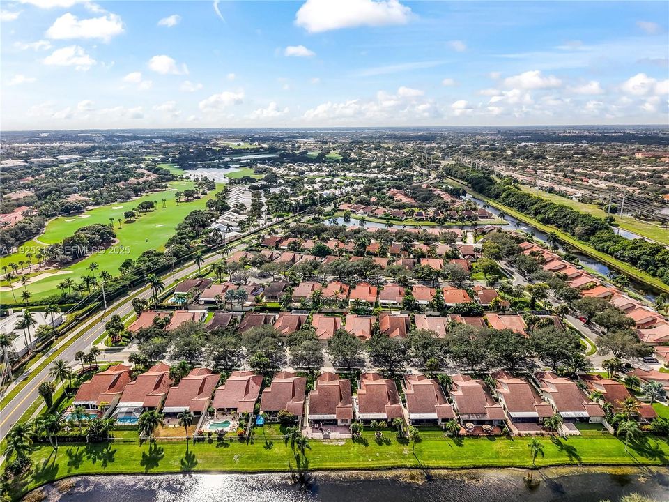 For Sale: $600,000 (3 beds, 2 baths, 1945 Square Feet)