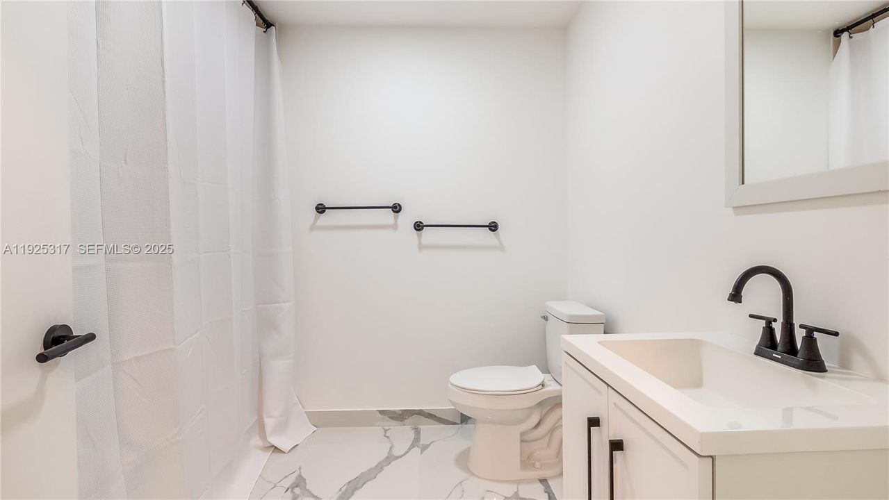 For Sale: $600,000 (3 beds, 2 baths, 1945 Square Feet)