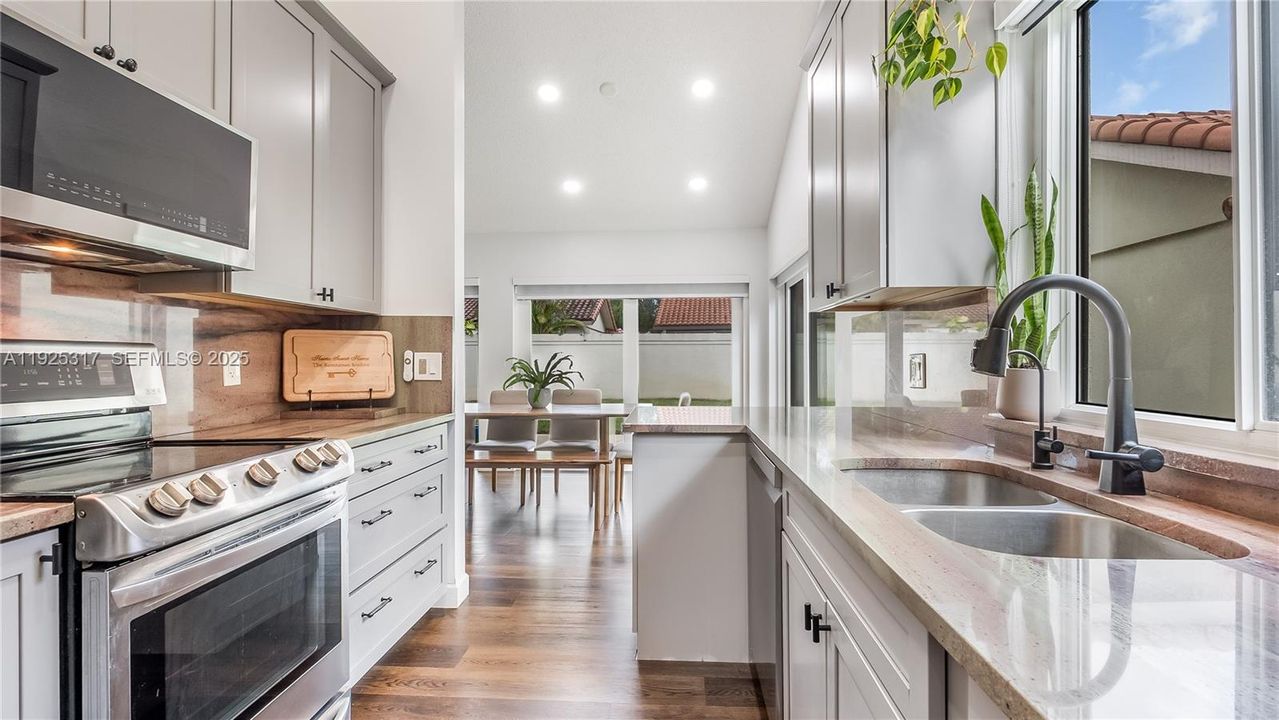 For Sale: $600,000 (3 beds, 2 baths, 1945 Square Feet)