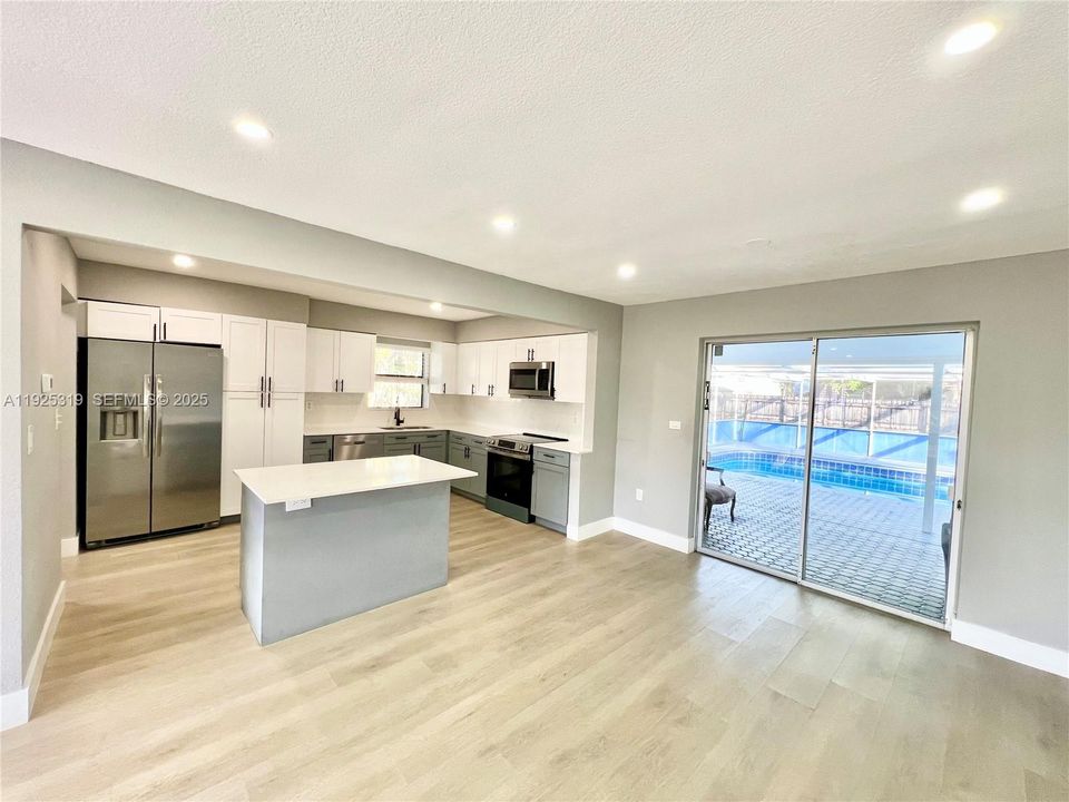 En Renta: $3,595 (3 camas, 2 baños, 1437 Pies cuadrados)